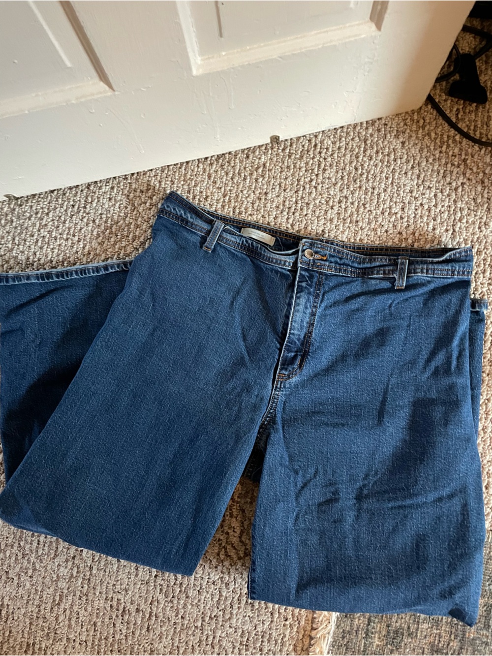 Universal Thread Straight-Leg Dark Blue Denim Pants